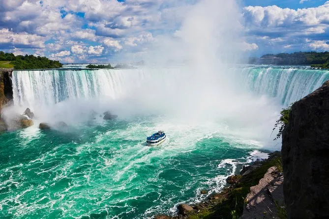 Niagara Falls Canadian Side Tour — Maid of the Mist